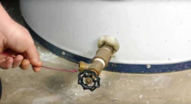 can water heater get clogged
